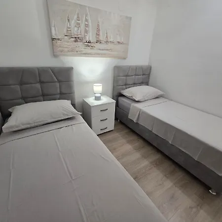Ivankovic - Two Bedroom With Terrace * Nin