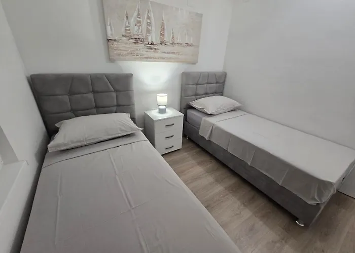 Ivankovic - Two Bedroom With Terrace * Nin