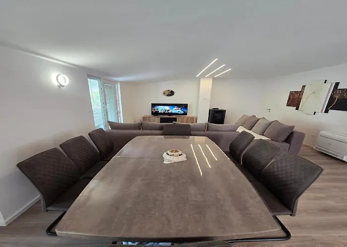 Ivankovic - Two Bedroom With Terrace Daire
