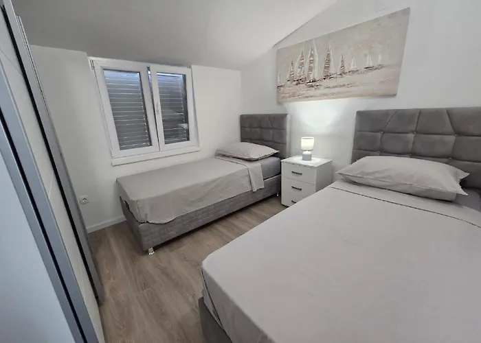 Daire Ivankovic - Two Bedroom With Terrace *