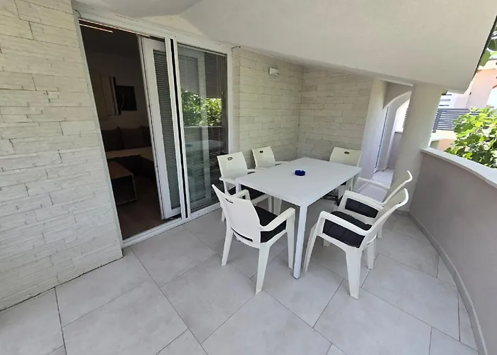 Daire Ivankovic - Two Bedroom With Terrace *